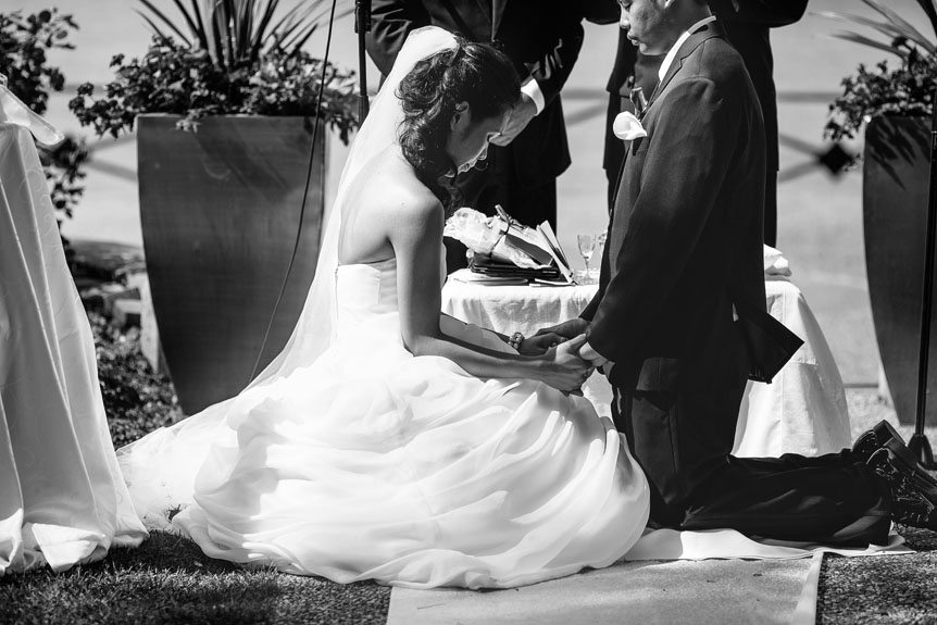a Liuna Gardens wedding ceremony by Toronto documentary wedding photographer