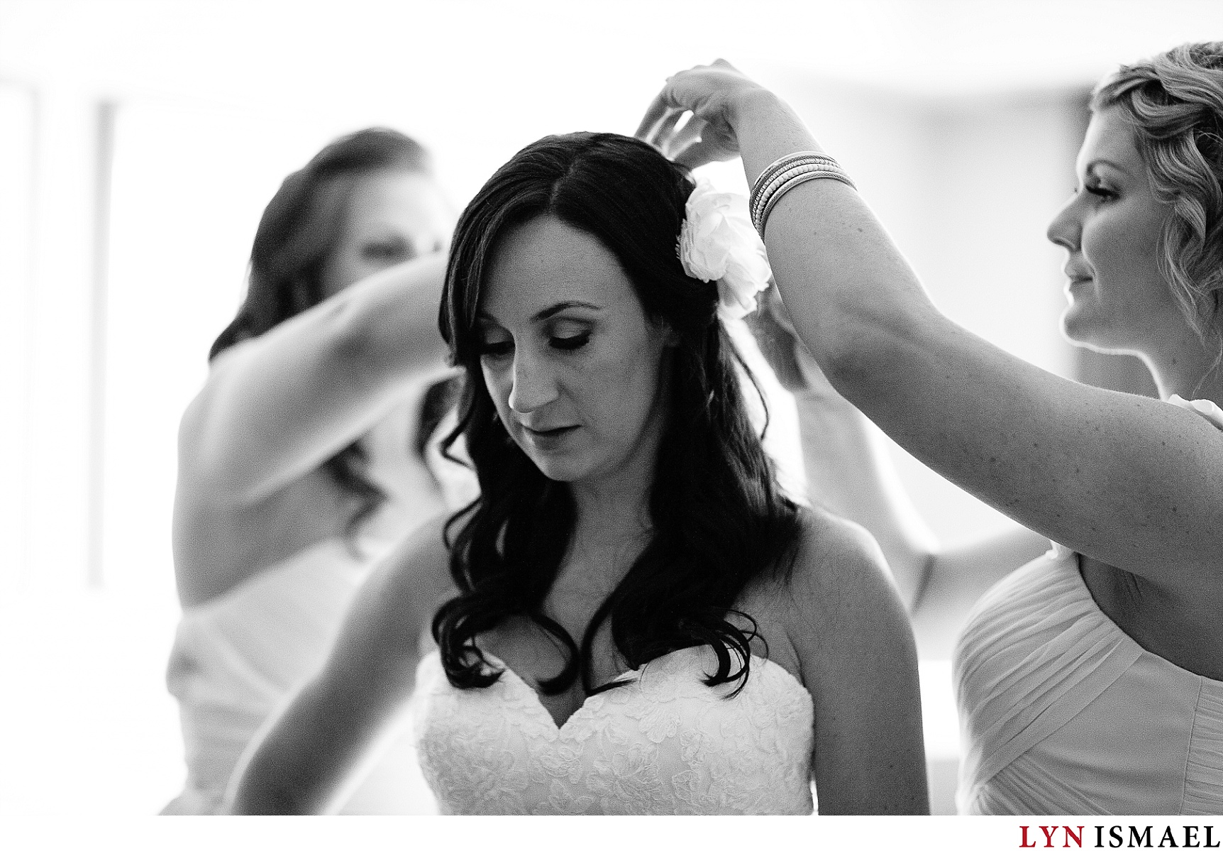 Beautiful bride gets ready at the Cranberry Resort