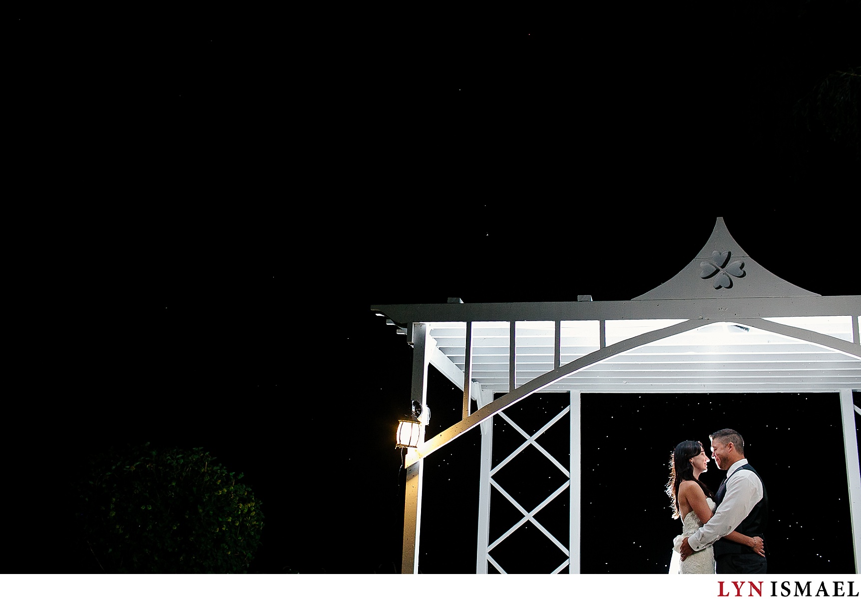 night portrait of the bride and groom at the Cranberry Resort in Collingwood.