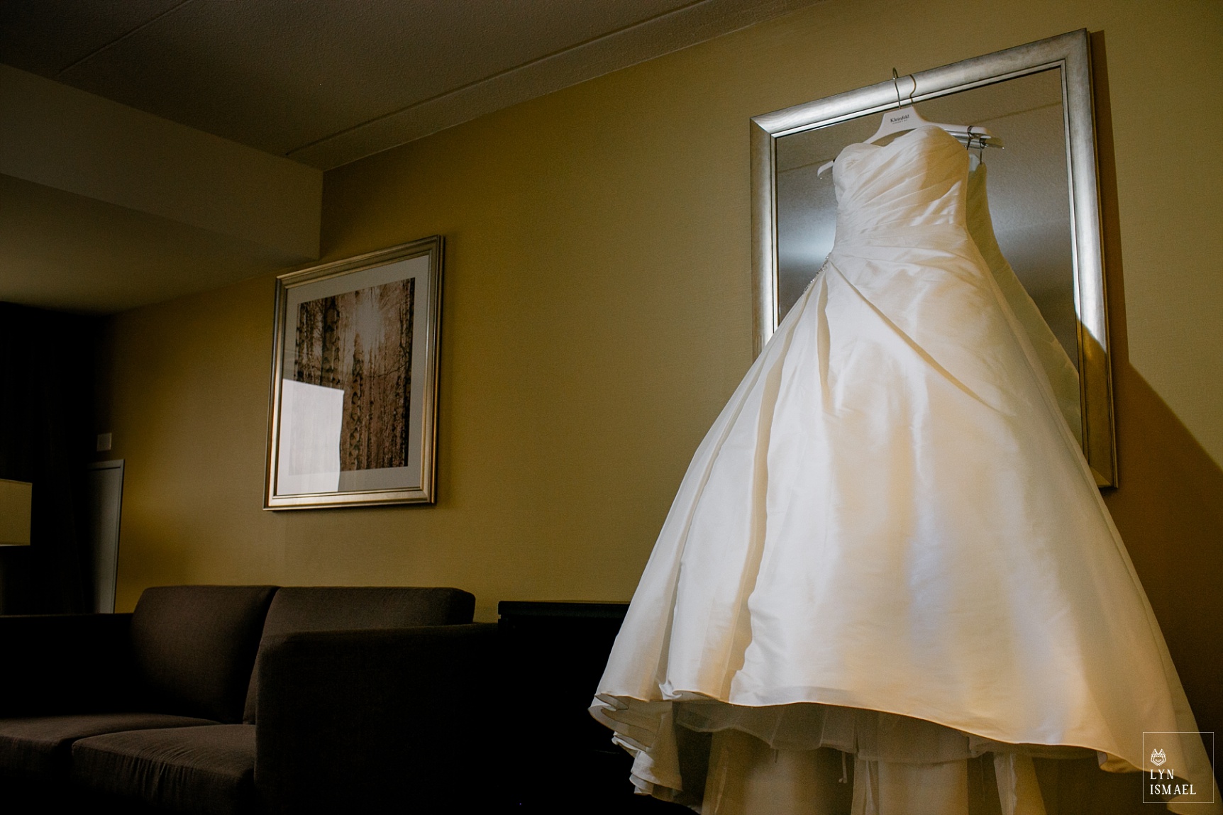BRide's dress