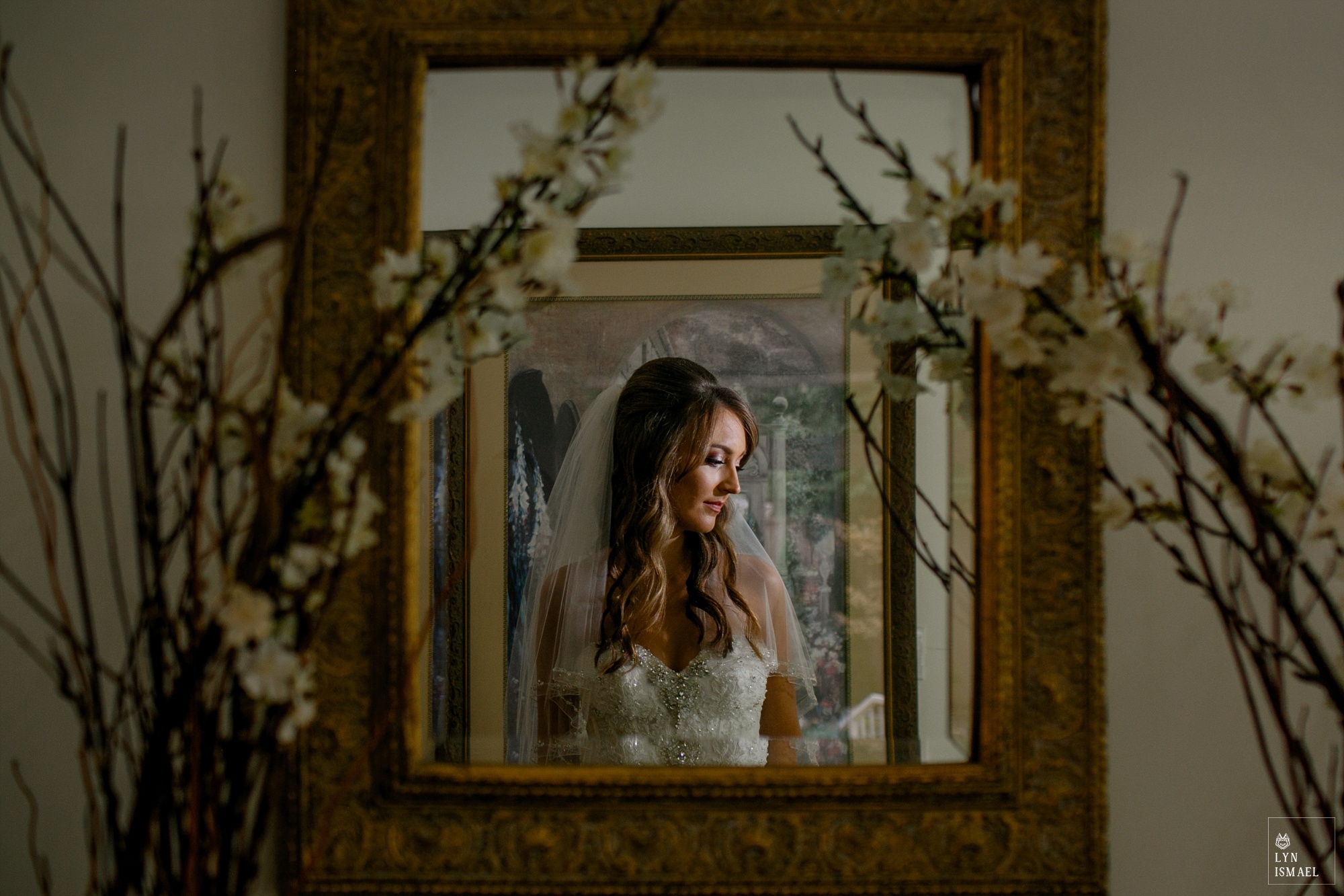 Portrait of a gorgeous bride on her wedding day.