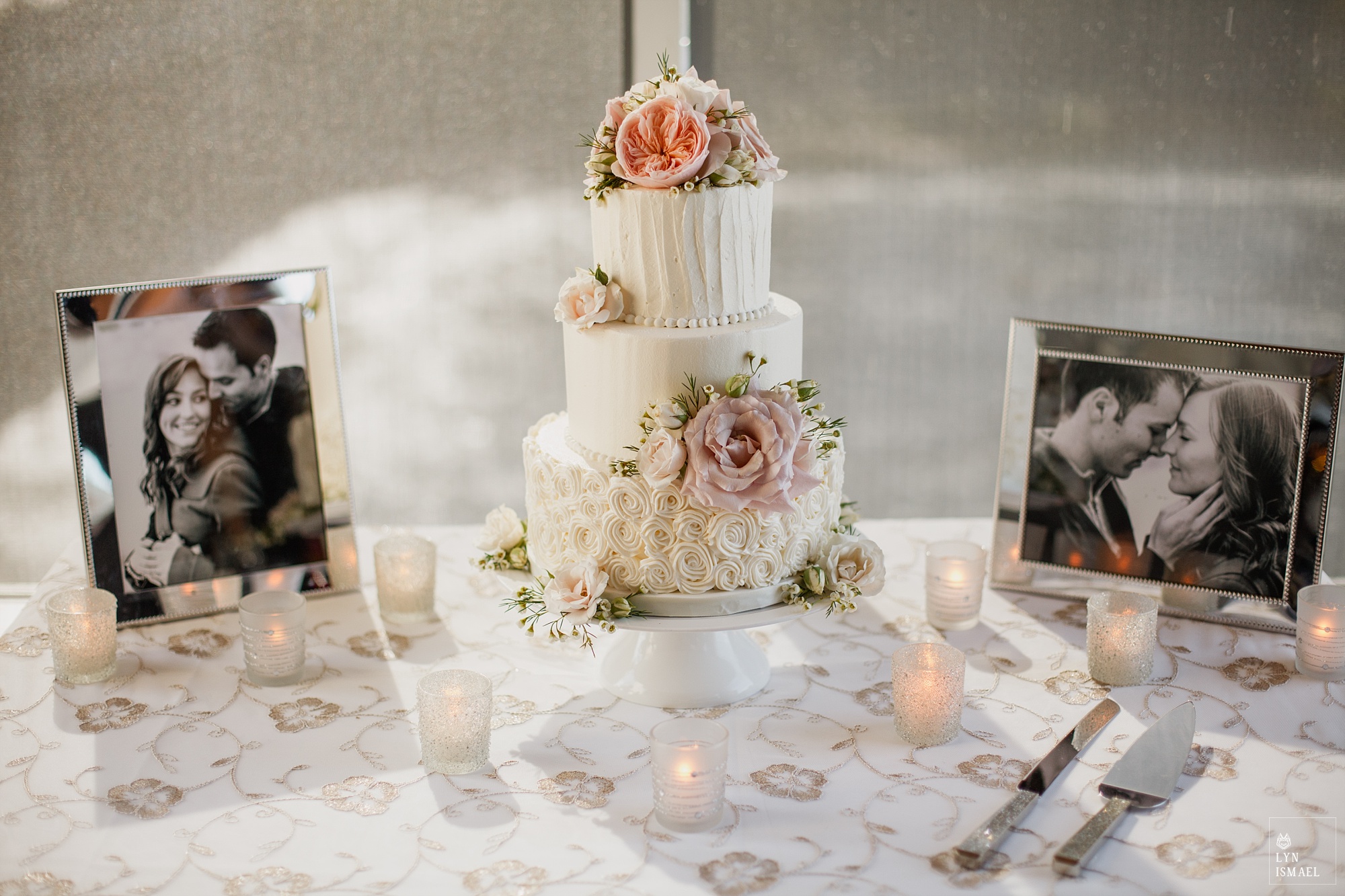 Elegant floral wedding cake